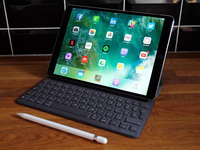 iPad Pro 12.9 cellular and WiFi 2nd Generation