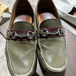 Gucci Loafer slip ons Khaki Leather 