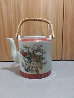 Vintage Satsuma Japan Teapot