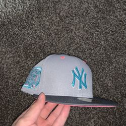 Yankees Lids Exclusive Patched Fitted Size 7 1/4 2000 Subway Series
