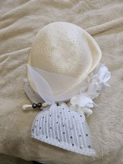 Cream Church Straw Hat With White Flower Detail