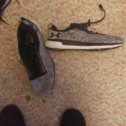 Under Aemour Mens Size 10