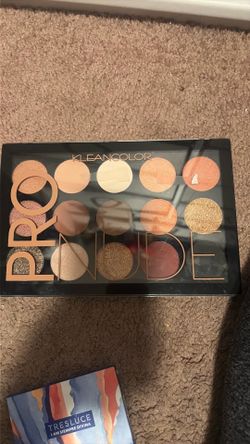Eyeshadow pallet