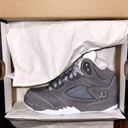 Brand New Jordan 5 Retro “Wolf Grey” (2026) (PS) Size 1Y Pre School
