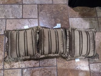 3 Pieces Cushion