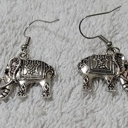 New!! Fashion Jewelry.  Silvertone Earrings - Elephants