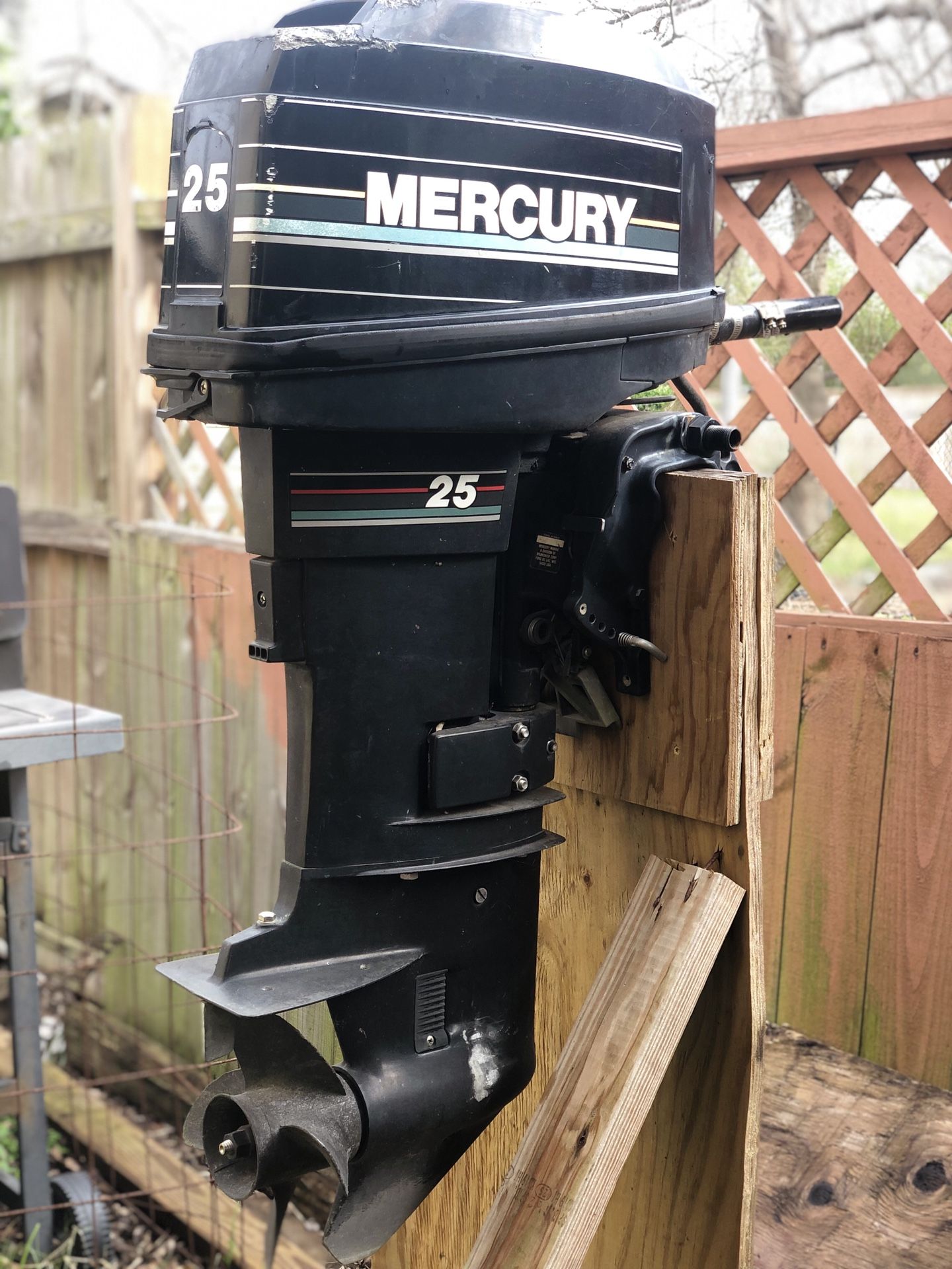 Used 1992 Mercury 20HP 2-Stroke Outboard Boat Motor 15” Shaft