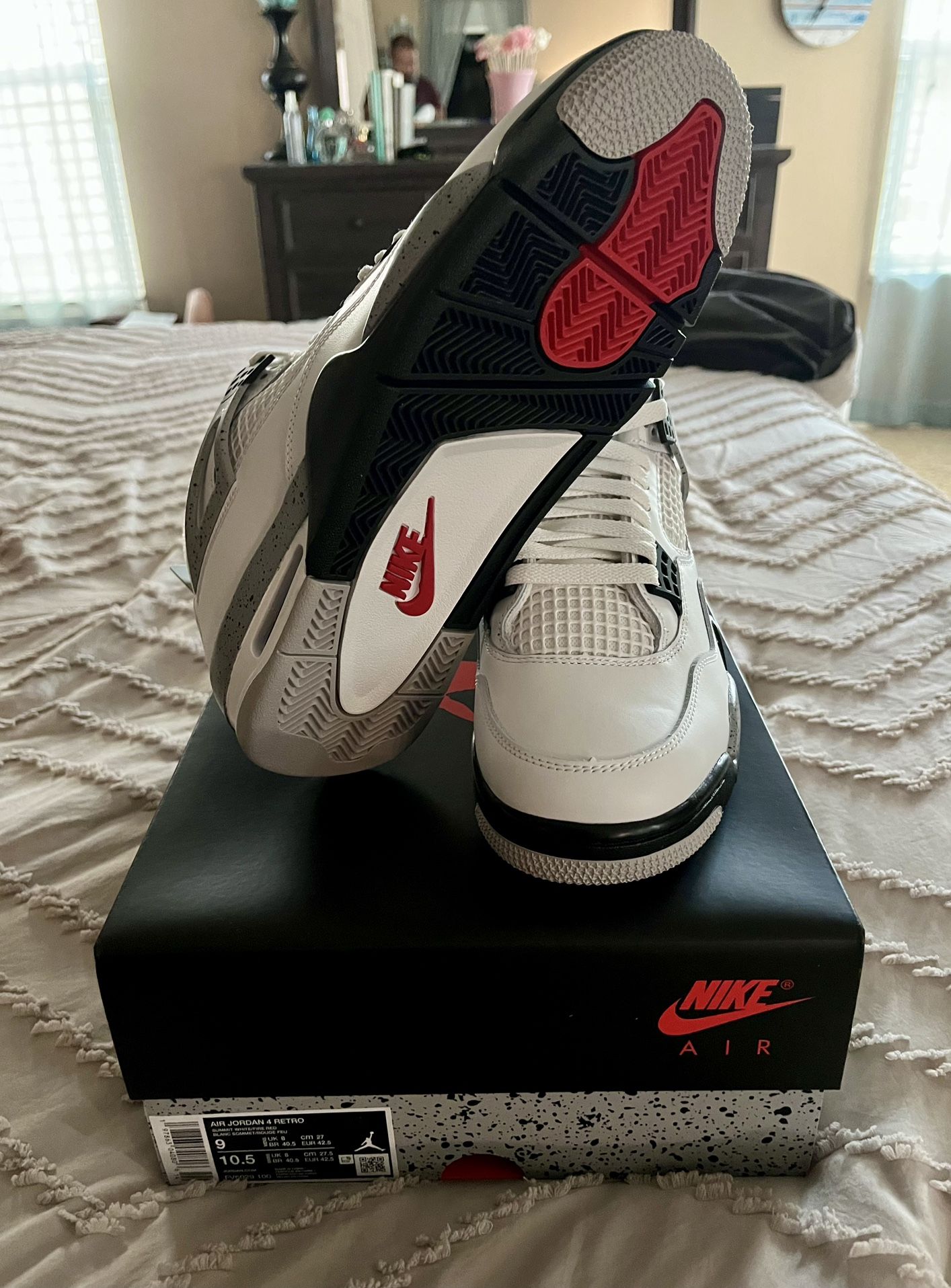 NEW Nike Air Jordan IV 4 Retro 