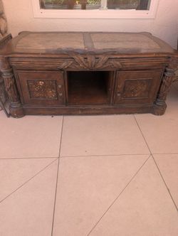 FREE- Sturdy Wood With Tile Coffee Table