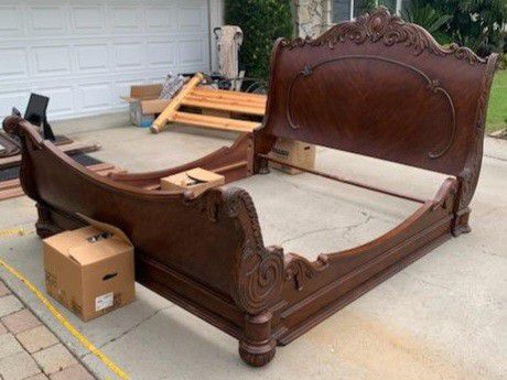 Beautiful Wooden Sleigh Bed California king  And Mirror 