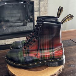 Women’s Dr. Martens 1460 Tartan plaid boots. Size 8. Retail $180. Rare lace up boots in great shape has minor signs of wear as pictured.