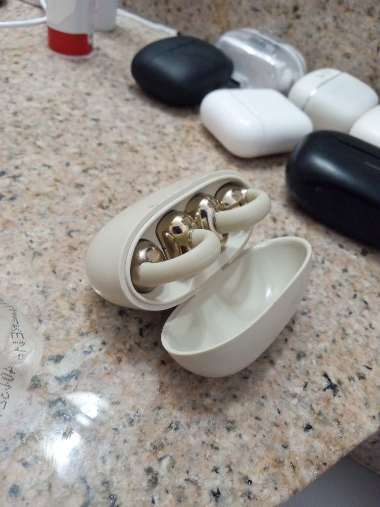 Gold & Cream Headphones