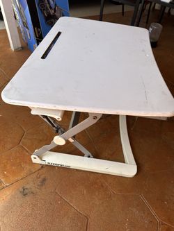 Computer table. 3 levels gas spring