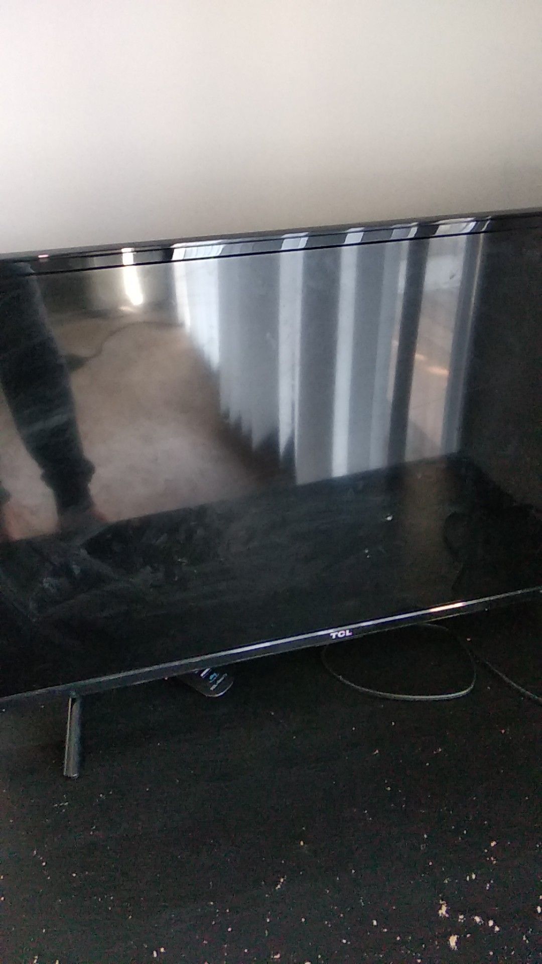 SMART TCL 32 inch roku tv