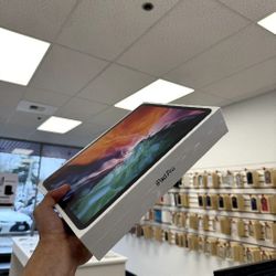 Apple iPad Pro 12.9 Inch 4th Gen  - Pay $1 DOWN AVAILABLE - NO CREDIT NEEDED