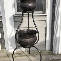 Metal plant stand