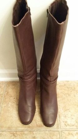 Brown David Tate women's size 13 boots