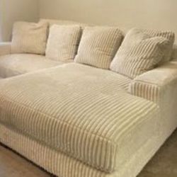 Stunning Stylish Cozy Sectional!