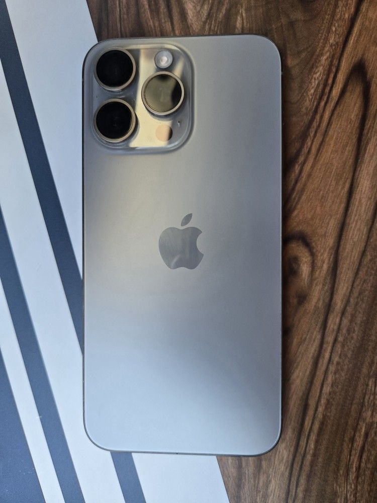 iPhone 15 Pro Max