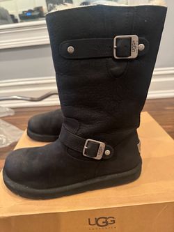 Black tall cargo Ugg Boots size 8 women