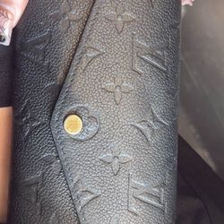 Louis Vuitton Sarah Black Wallet 