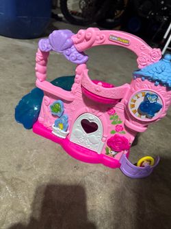 Little people princess house