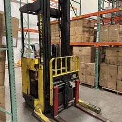 Hyster N30FR Electric Reach Forklift – Excellent Condition w/ Refurbished Battery & Charger