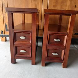 Set Of 2 End Tables 