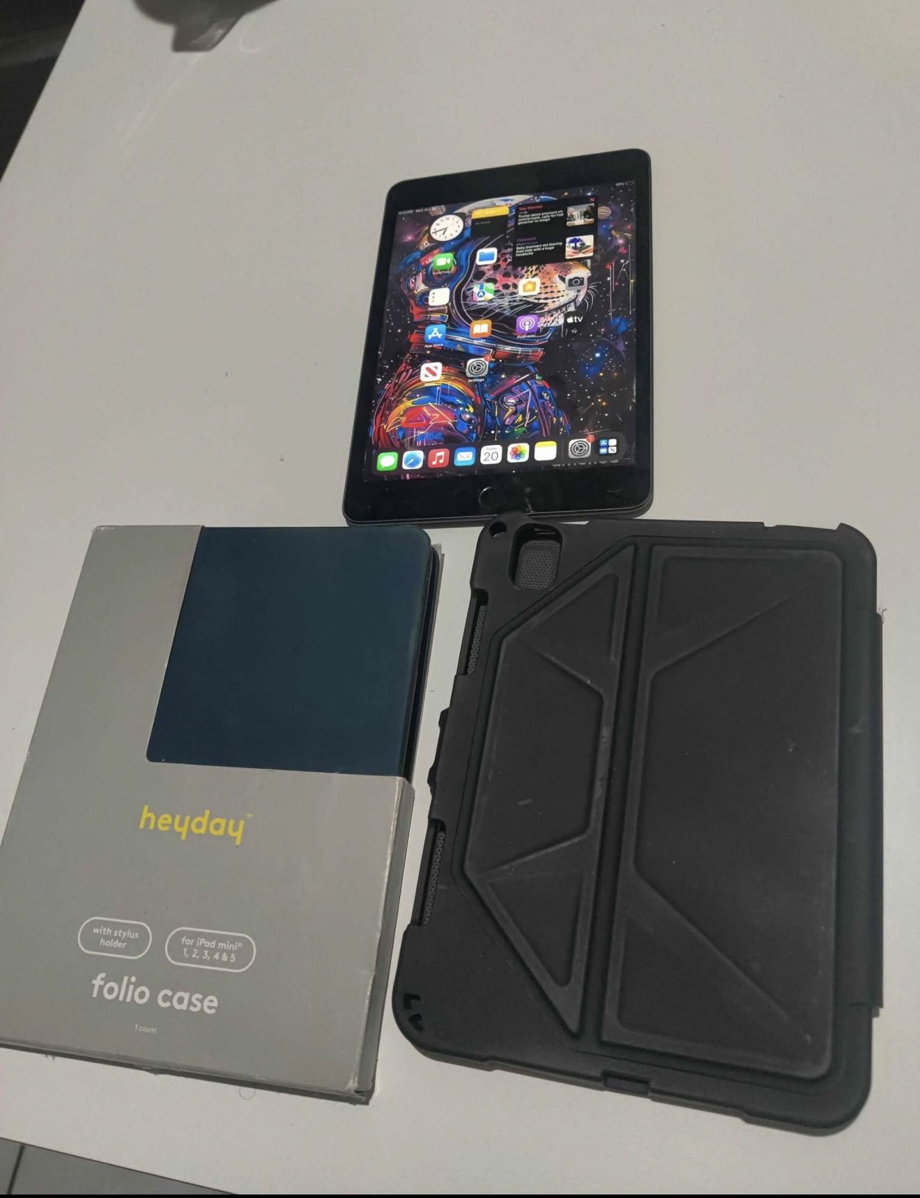 iPad Mini 5th Gen 256gb CELLULAR + WiFi Unlocked BUNDLE 