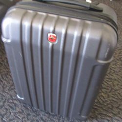 Swiss Gear 23 In Hardside Spinner