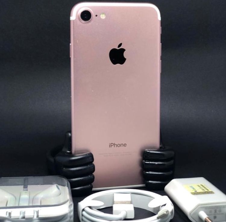 ⌚️⌚️iPhone 7 32gb Factory Unlocked With Warranty