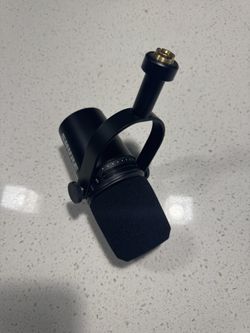 Shure MV7 USB Microphone - Great Condition!