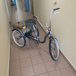 Three Wheeler Schwinn Bicycle Tricycle 