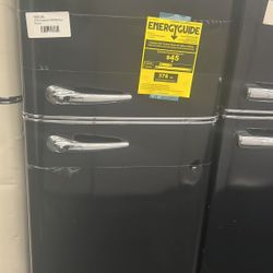 Frigidaire EFRBLACK 7.5 cu. ft. Mini Fridge 5TGX 