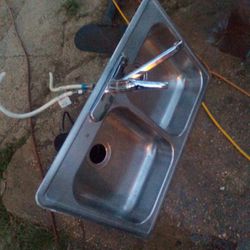 Stainless Steel Sink W Garbage Desposal