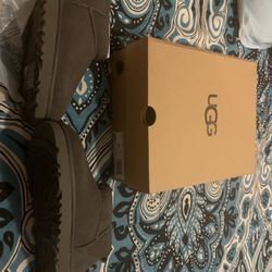 UGG Grey Mid Boot Size 6