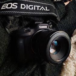 Canon EOS 7D,  21k s/C, 18-55mm II IS, Strap, Delkin CF Card