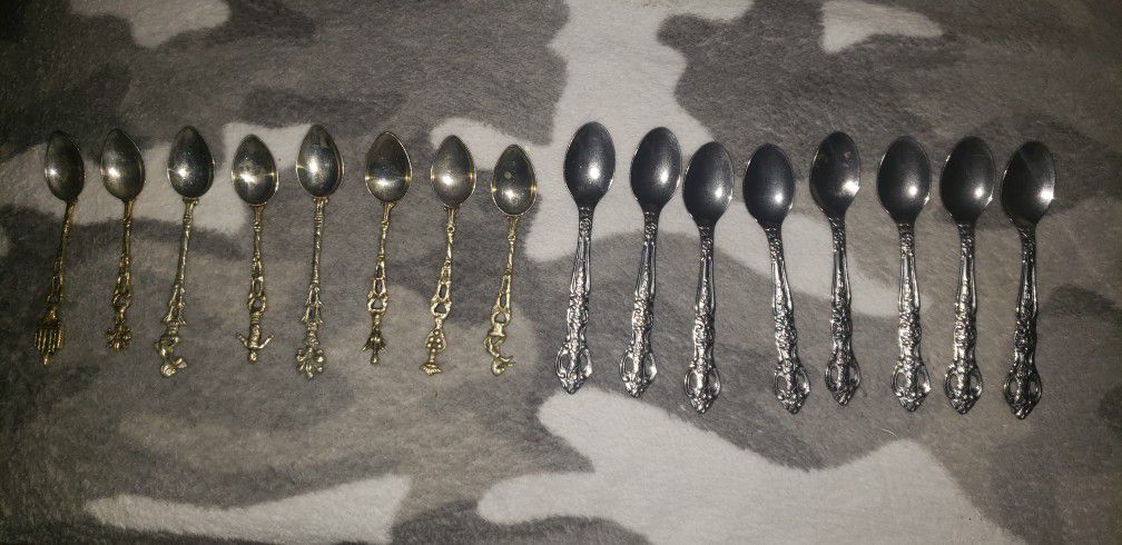 Exquisite 16 antique & vintage demi tea spoons with 1 box
