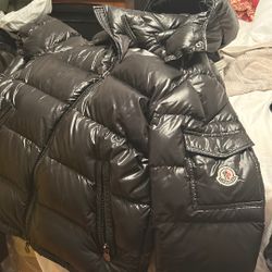 Moncler Coat 100% Authentic $1000obo