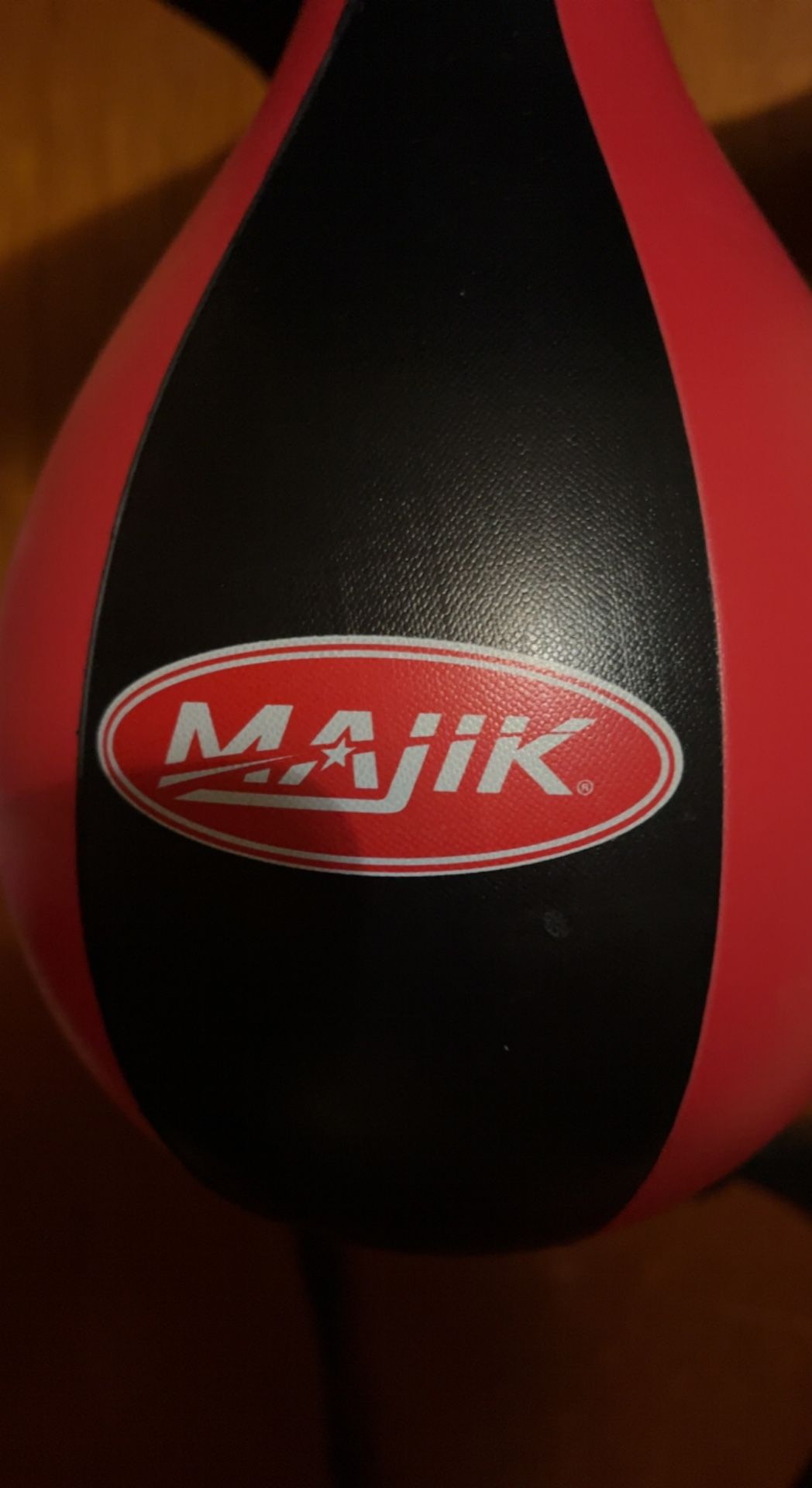 Majik Over The Door Speed Bag AAA batteries Included