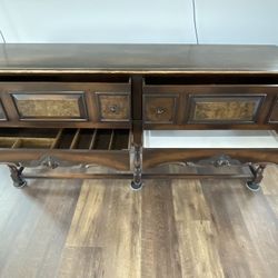 Berkey & Gay Table, Chairs And Buffet