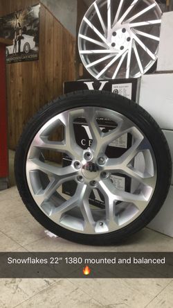 22” GMC SNOWFLAKES