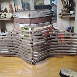 2 Chevrolet Grille