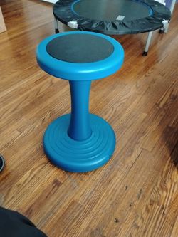 Children's wobble chair