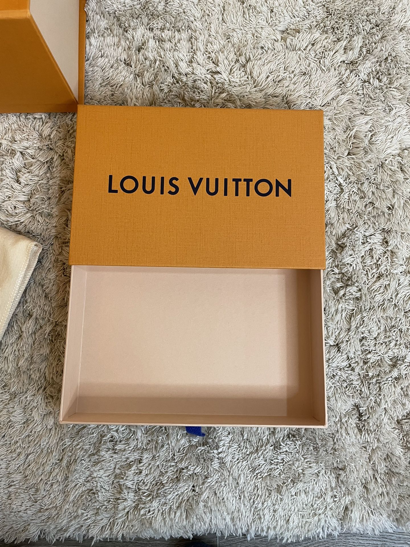 Louis Vuitton Wallet Size Box for Sale in San Jose, CA - OfferUp