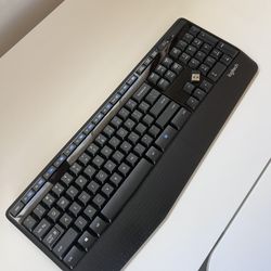 Logitech K345 wireless keyboard