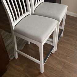 Bar stools/chairs