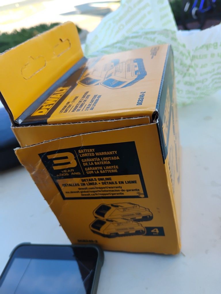 DeWalt 20 Volt Max 3 Amp Brand New