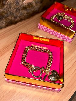 New Juicy couture heart toggle  bracelet