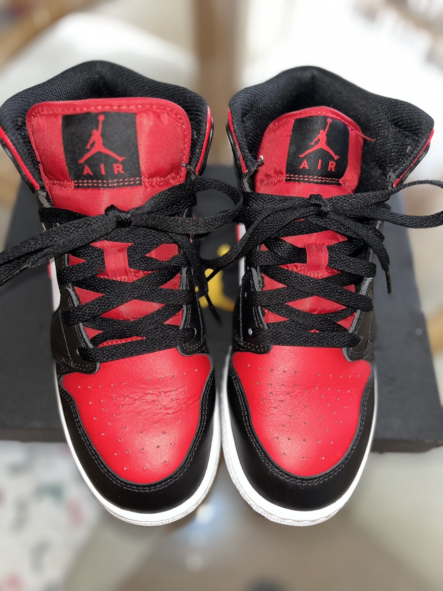 Air Jordan 1 Mid (GS)
